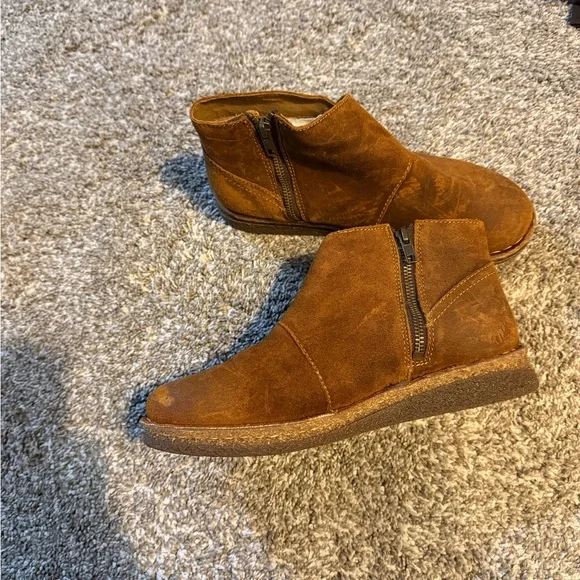 Born Tan Leather Ankle Boots - Picture 5 of 5